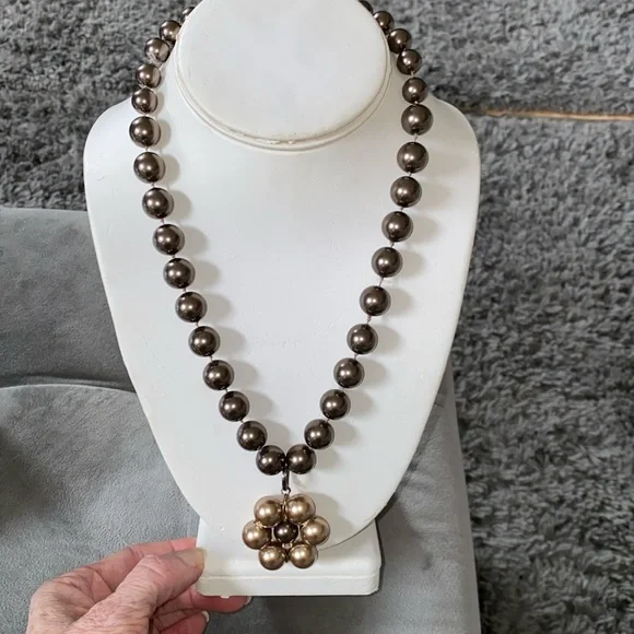 Swarovski Pearl Necklace - Picture 1 of 2